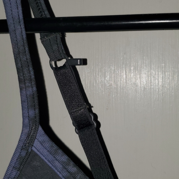 lululemon sports bra - Picture 6 of 6